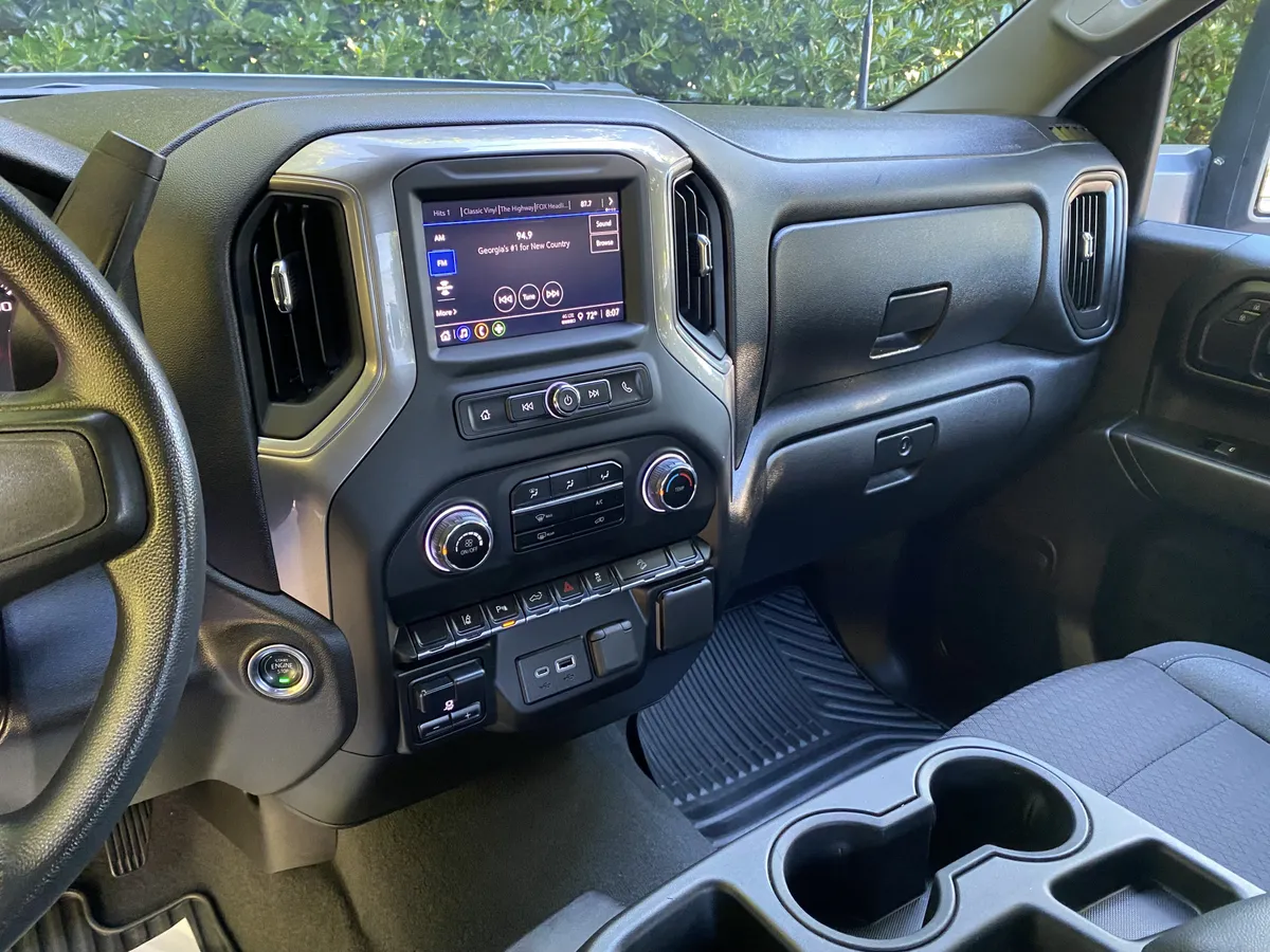 2025 Chevrolet Silverado 2500HD Custom thumbnail 23