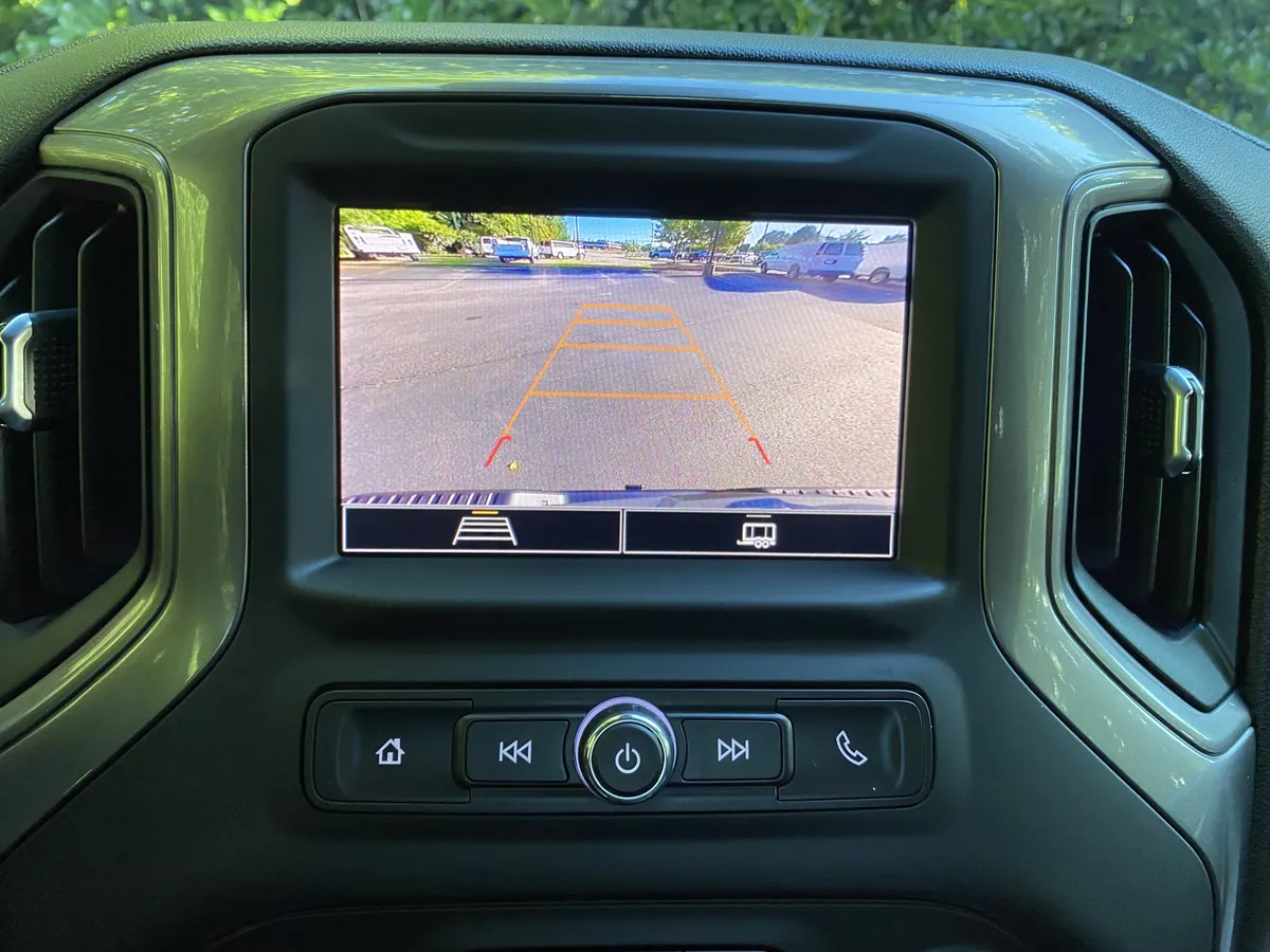 2025 Chevrolet Silverado 2500HD Custom thumbnail 26