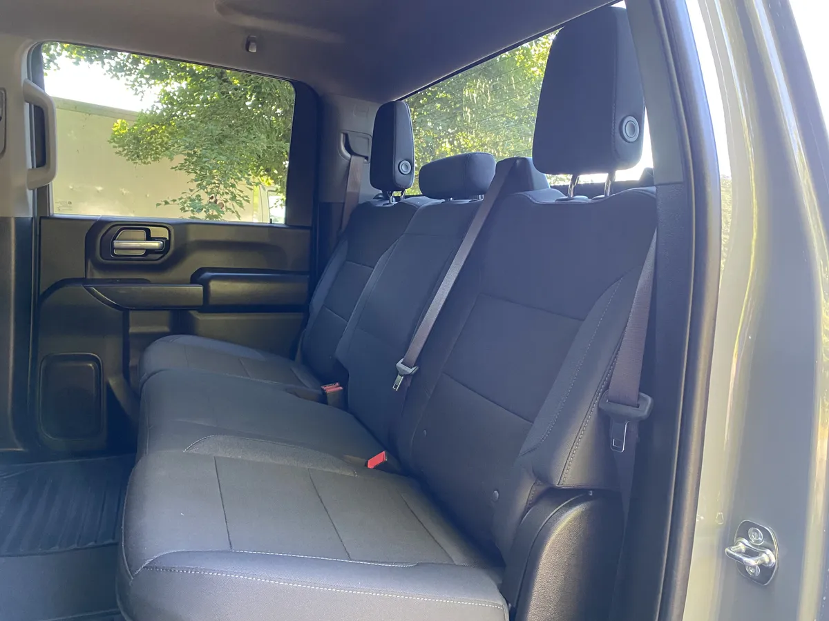 2025 Chevrolet Silverado 2500HD Custom thumbnail 34