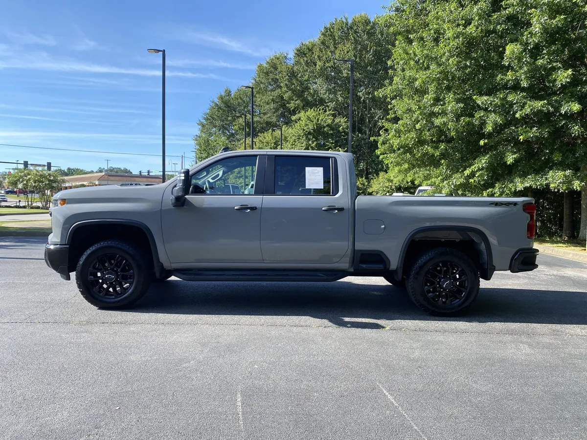 2025 Chevrolet Silverado 2500HD Custom thumbnail 5