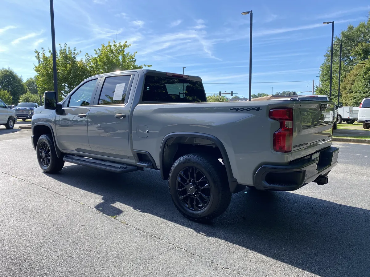 2025 Chevrolet Silverado 2500HD Custom thumbnail 6