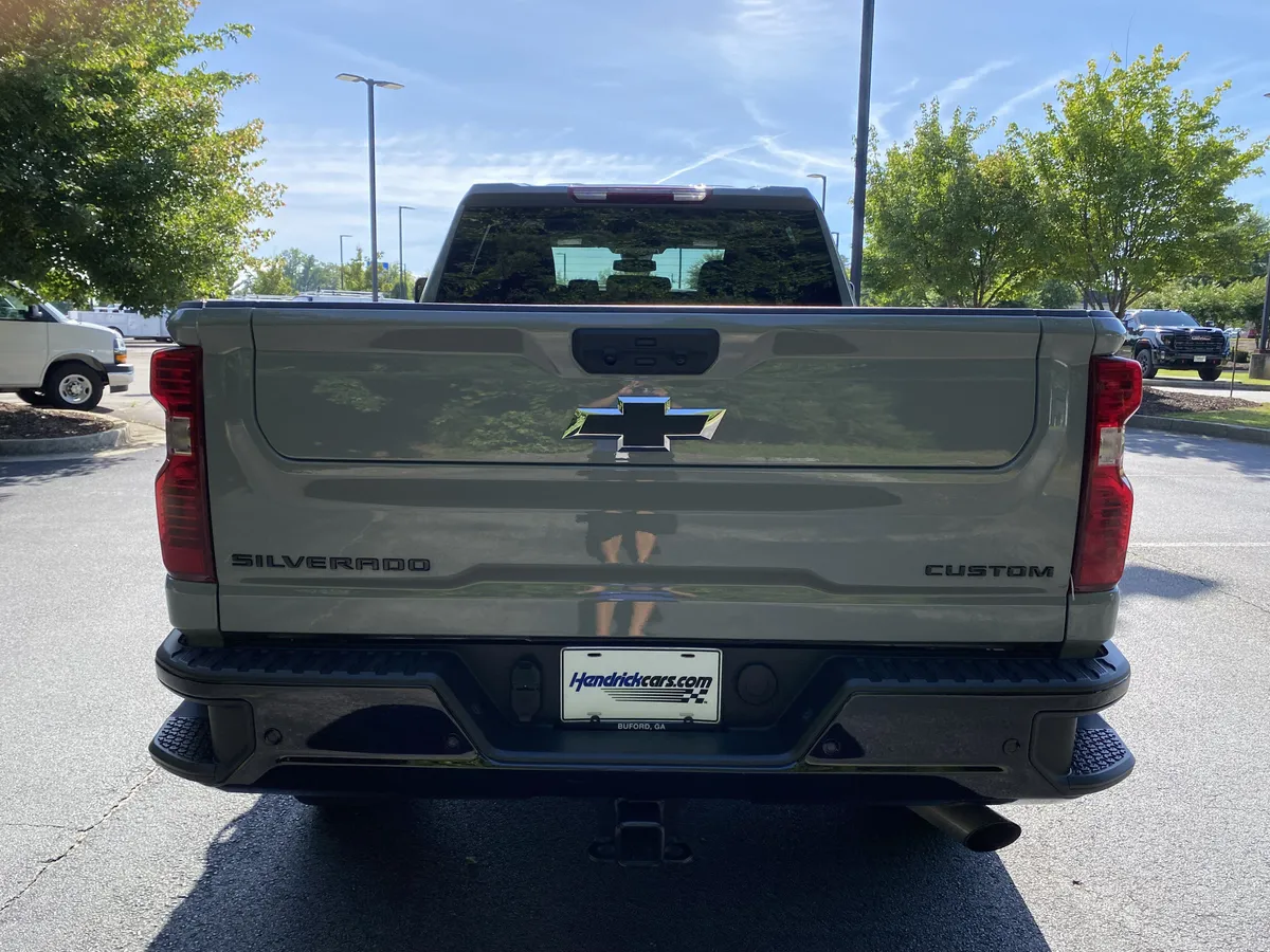 2025 Chevrolet Silverado 2500HD Custom thumbnail 7