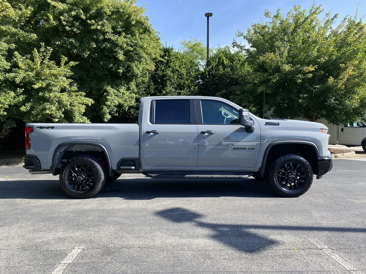 2025 Chevrolet Silverado 2500HD Custom thumbnail 9