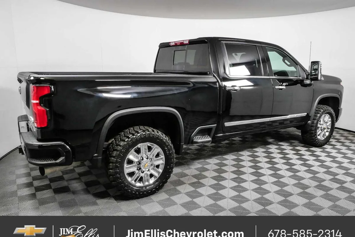 2025 Chevrolet Silverado 2500HD High Country thumbnail 2