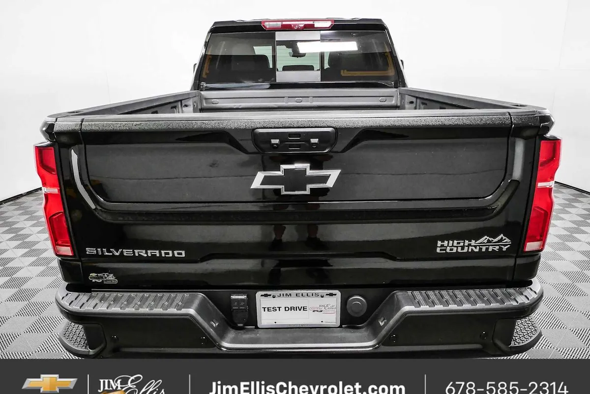 2025 Chevrolet Silverado 2500HD High Country thumbnail 28