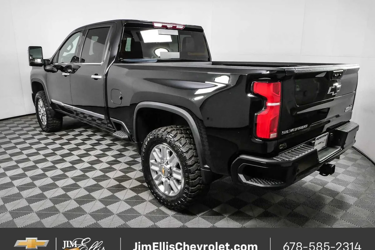2025 Chevrolet Silverado 2500HD High Country thumbnail 29