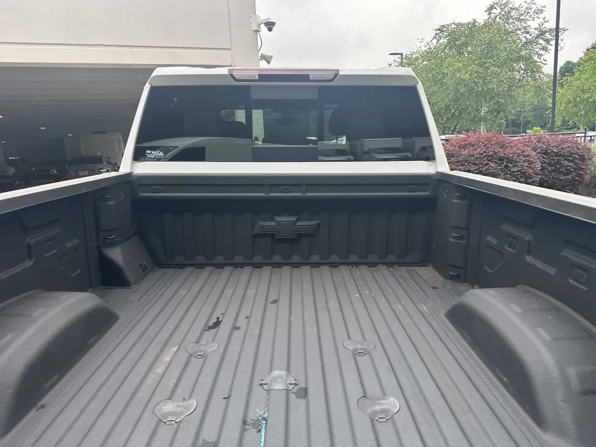 2025 Chevrolet Silverado 2500HD LT thumbnail 25