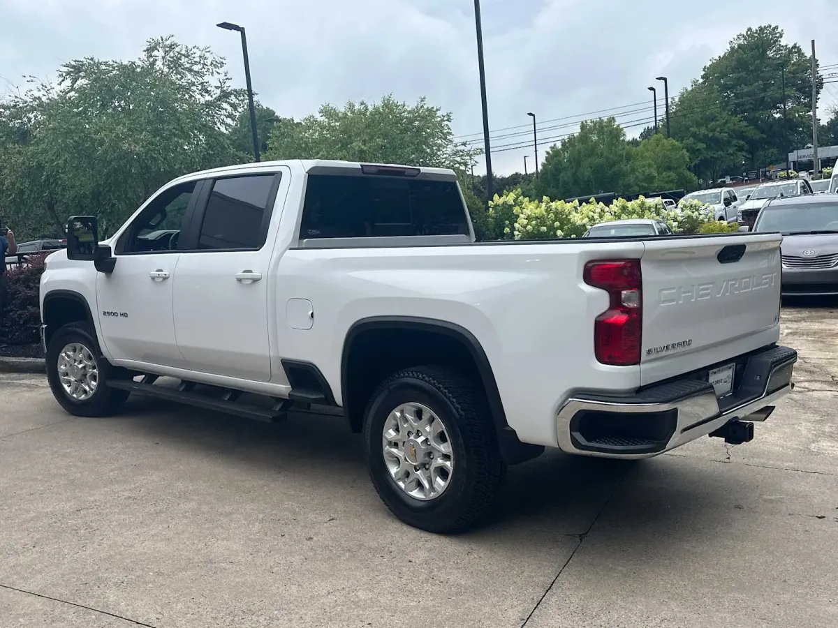 2025 Chevrolet Silverado 2500HD LT thumbnail 6