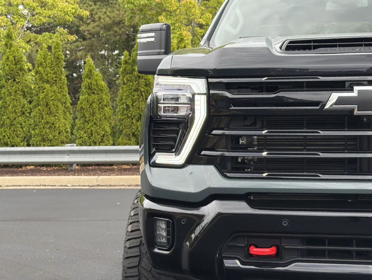 2025 Chevrolet Silverado 2500HD LT thumbnail 16
