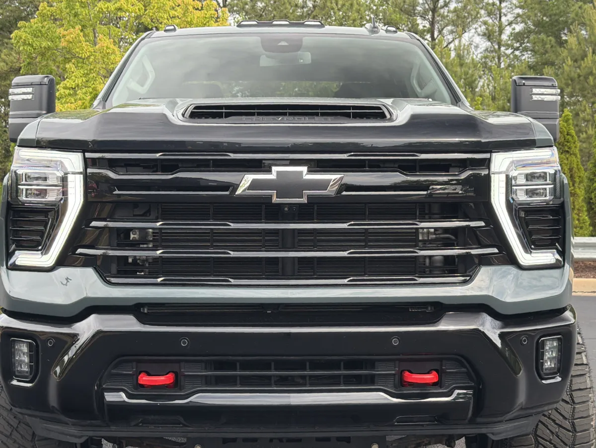 2025 Chevrolet Silverado 2500HD LT thumbnail 17