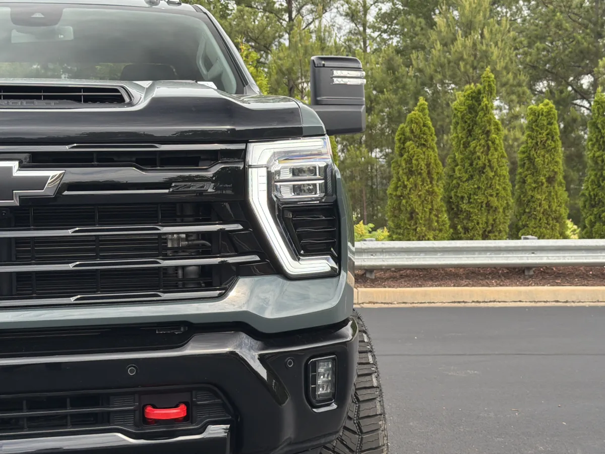 2025 Chevrolet Silverado 2500HD LT thumbnail 18