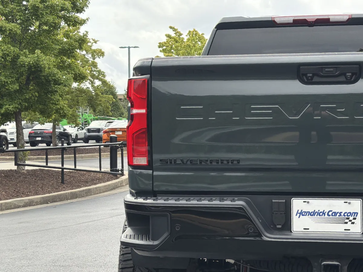 2025 Chevrolet Silverado 2500HD LT thumbnail 19