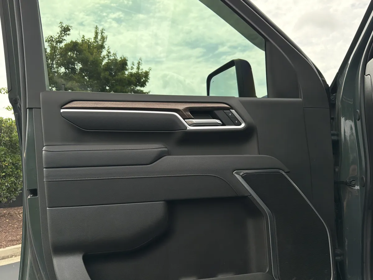 2025 Chevrolet Silverado 2500HD LT thumbnail 22