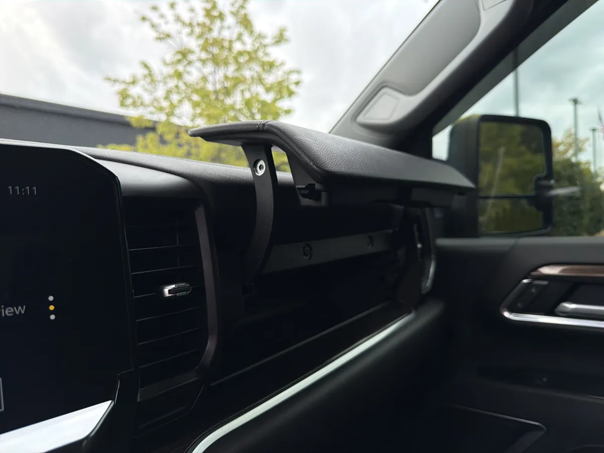 2025 Chevrolet Silverado 2500HD LT thumbnail 44