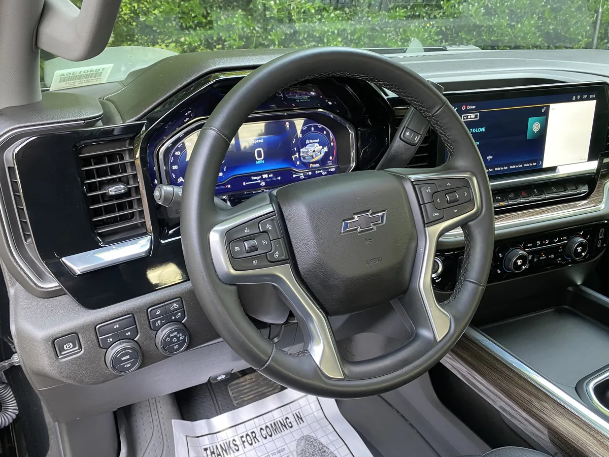 2025 Chevrolet Silverado 2500HD LT thumbnail 16