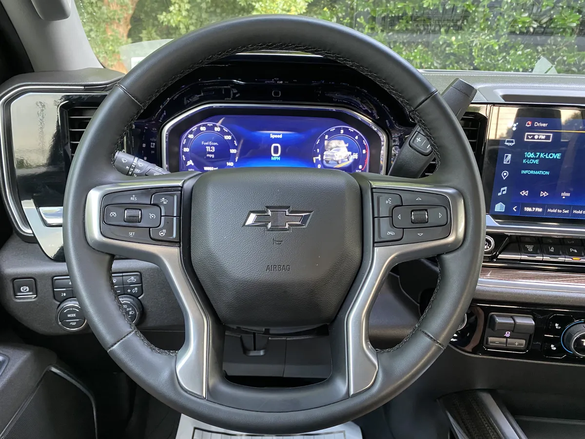 2025 Chevrolet Silverado 2500HD LT thumbnail 18