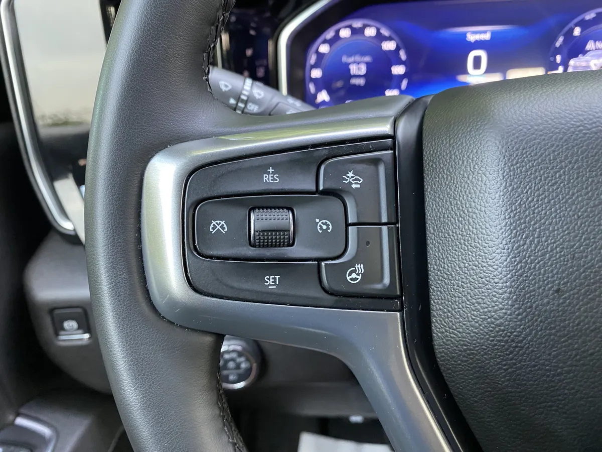 2025 Chevrolet Silverado 2500HD LT thumbnail 19
