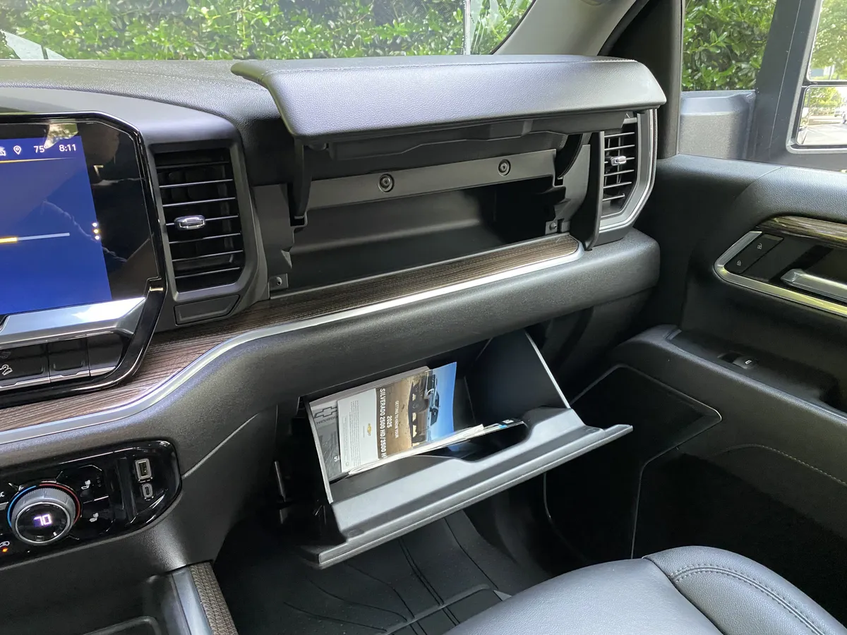 2025 Chevrolet Silverado 2500HD LT thumbnail 31