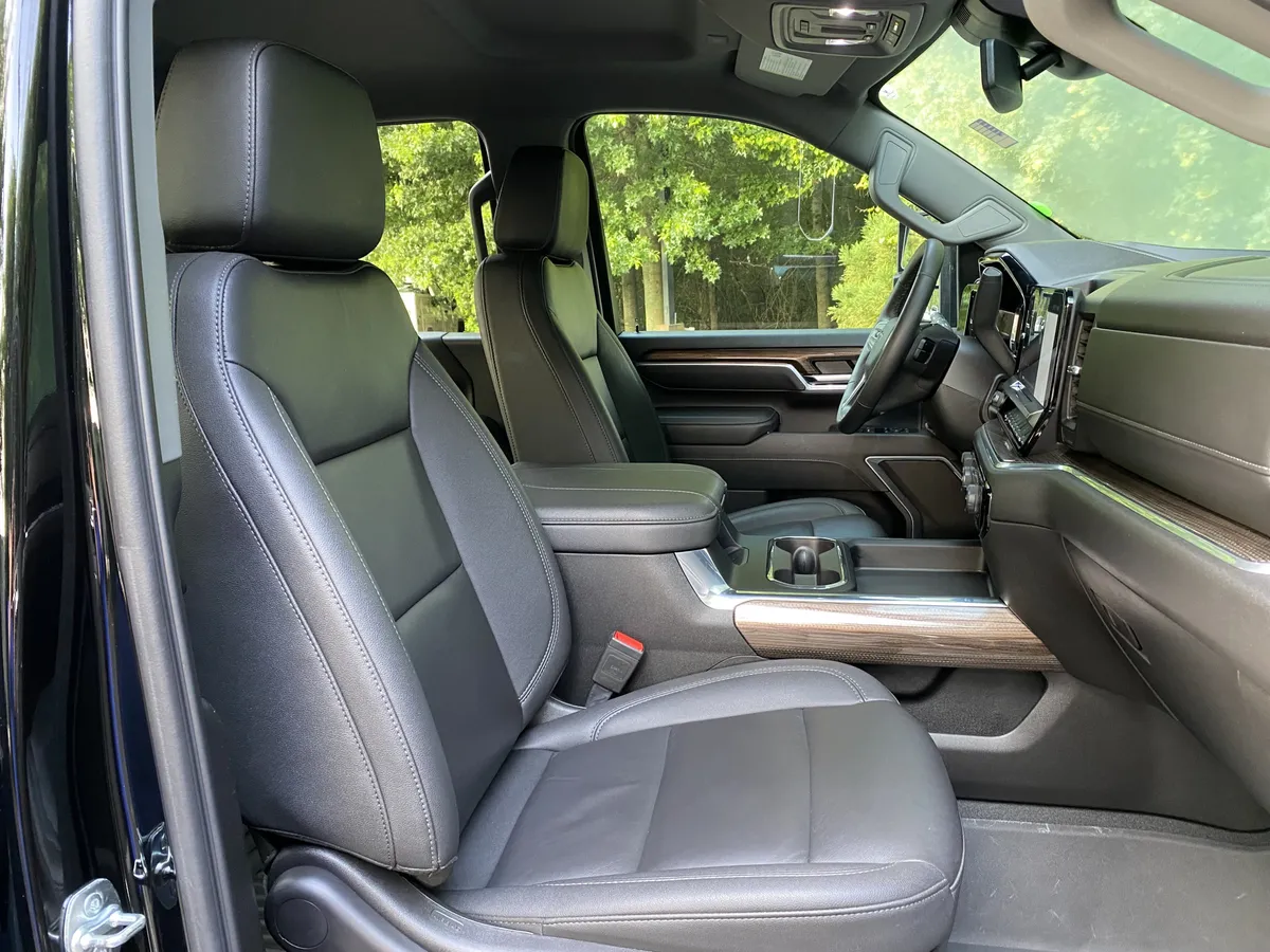 2025 Chevrolet Silverado 2500HD LT thumbnail 35