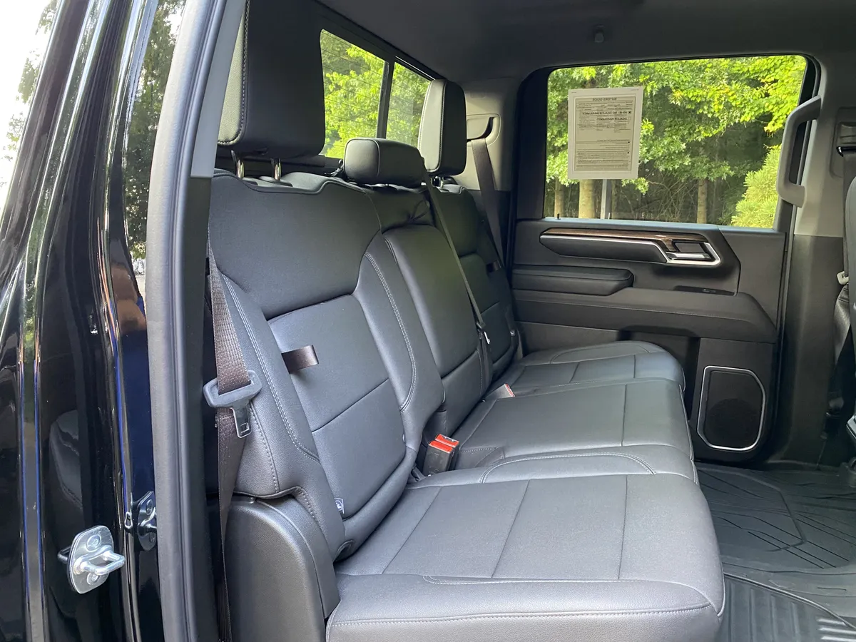 2025 Chevrolet Silverado 2500HD LT thumbnail 36