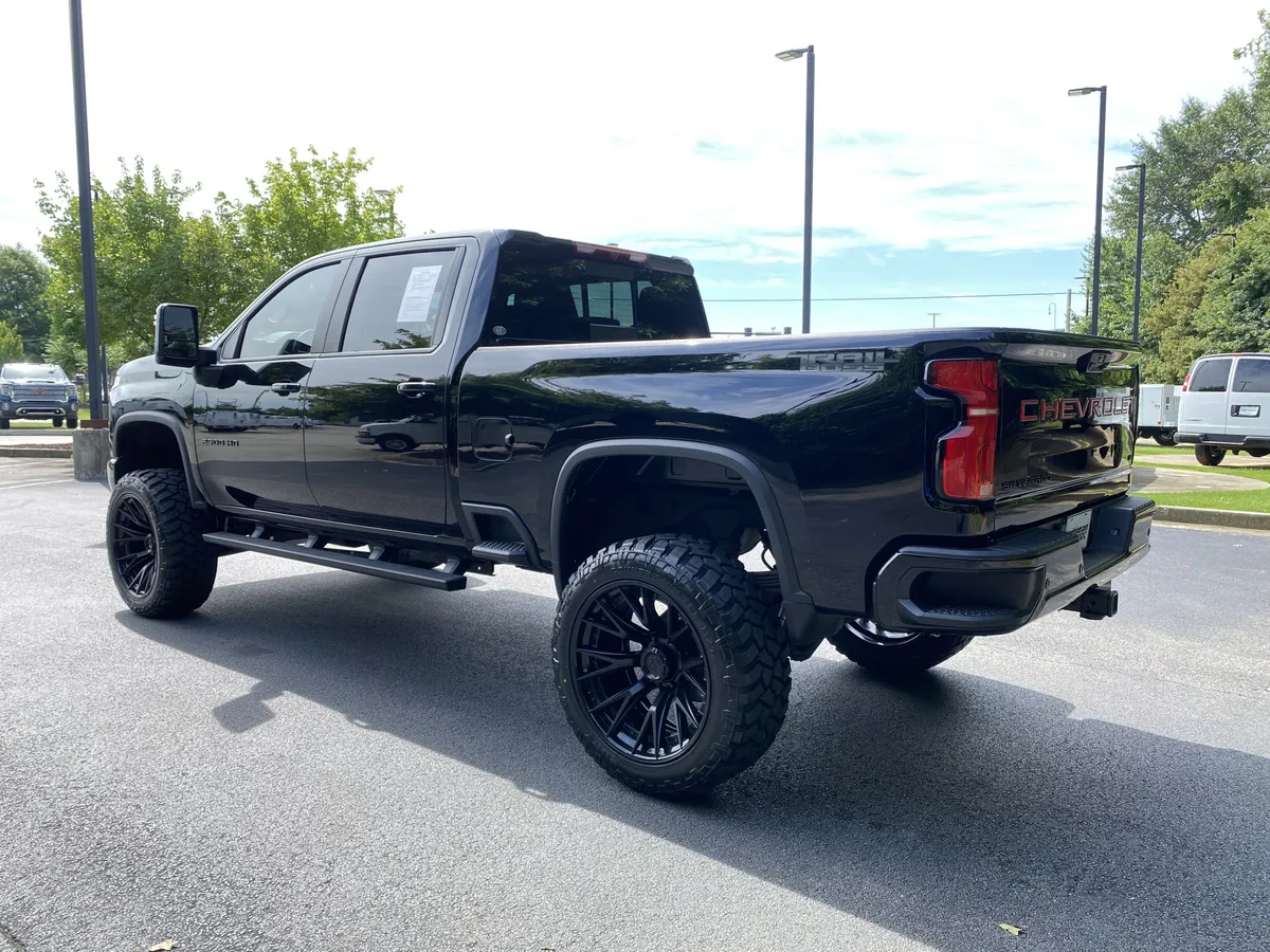 2025 Chevrolet Silverado 2500HD LT thumbnail 6