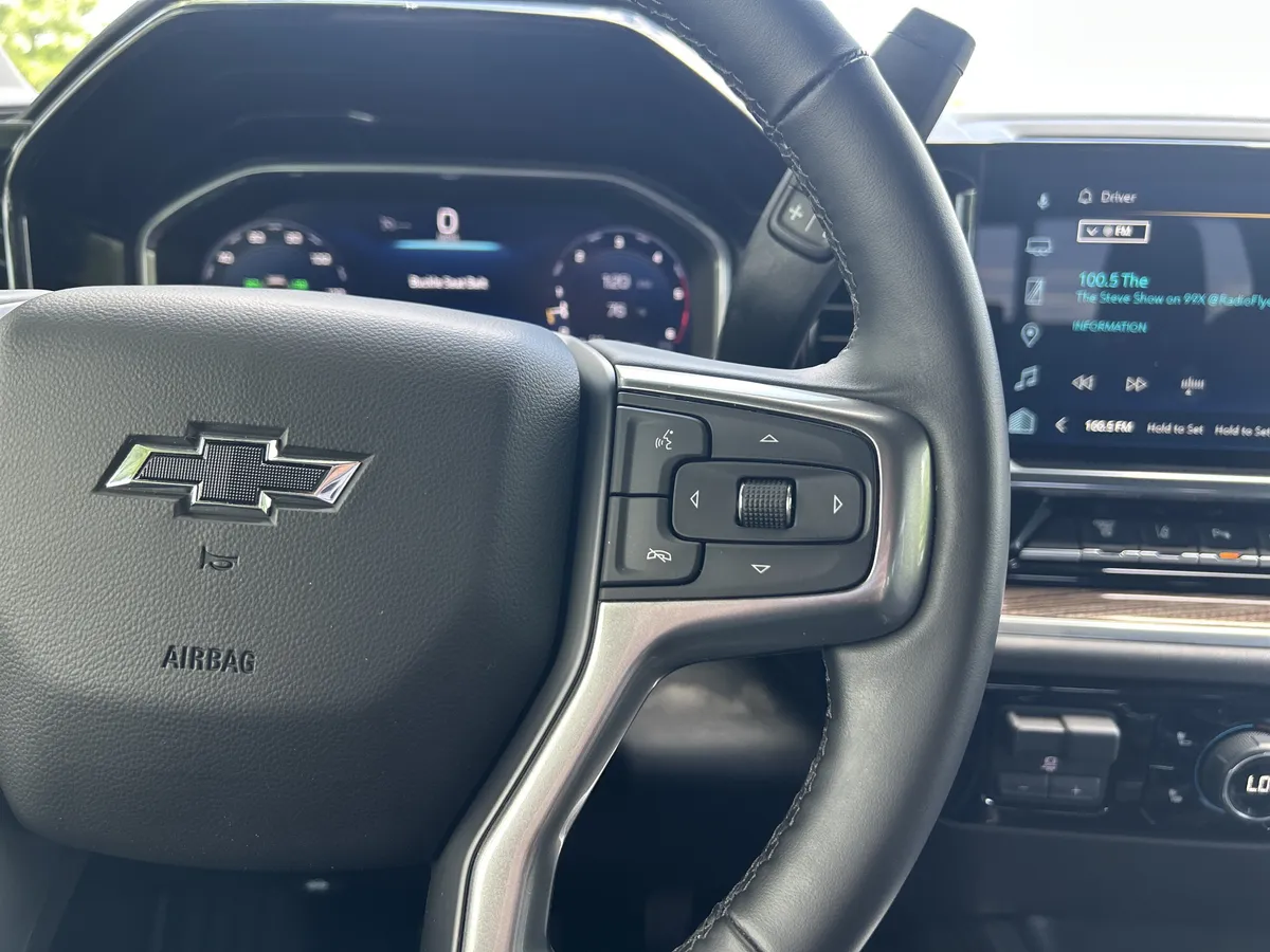 2025 Chevrolet Silverado 2500HD LT thumbnail 18