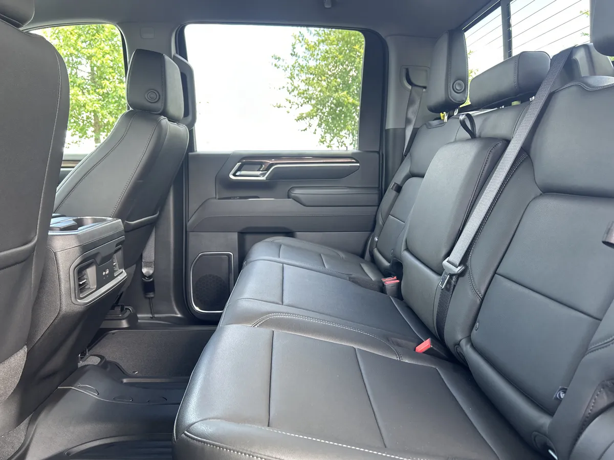 2025 Chevrolet Silverado 2500HD LT thumbnail 25