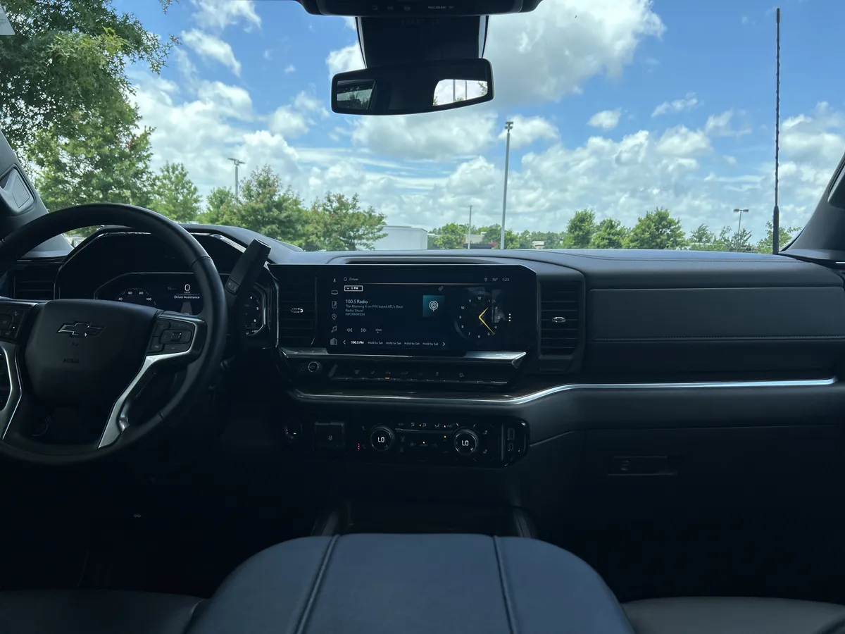 2025 Chevrolet Silverado 2500HD LT thumbnail 28