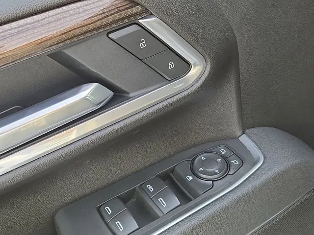 2025 Chevrolet Silverado 2500HD LT thumbnail 16