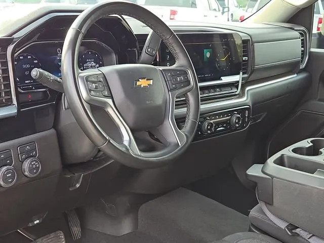 2025 Chevrolet Silverado 2500HD LT thumbnail 17