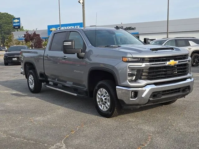2025 Chevrolet Silverado 2500HD LT thumbnail 4