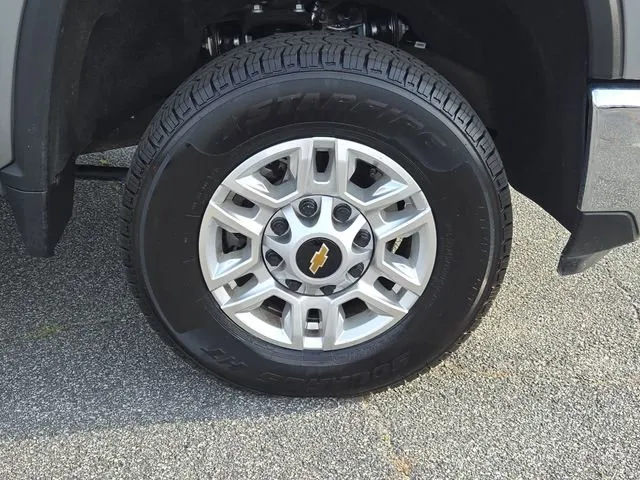 2025 Chevrolet Silverado 2500HD LT thumbnail 7