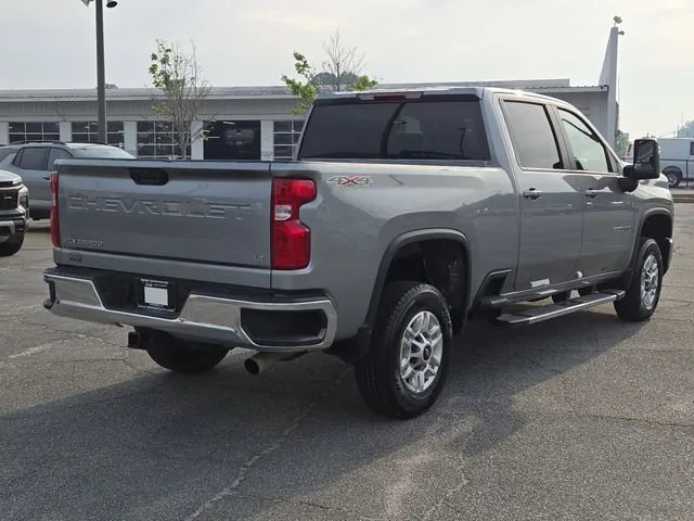 2025 Chevrolet Silverado 2500HD LT thumbnail 9
