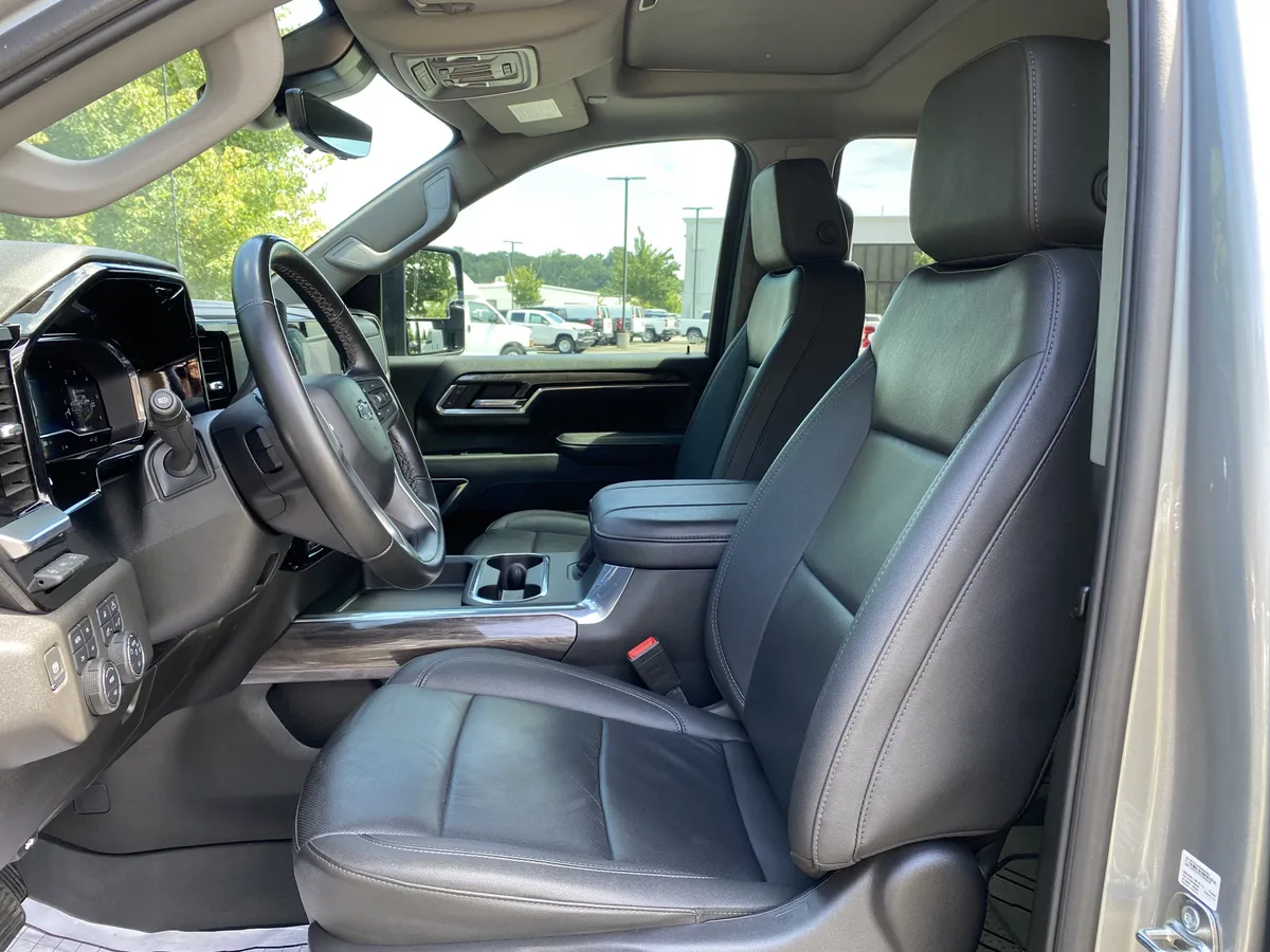 2025 Chevrolet Silverado 2500HD LTZ thumbnail 15
