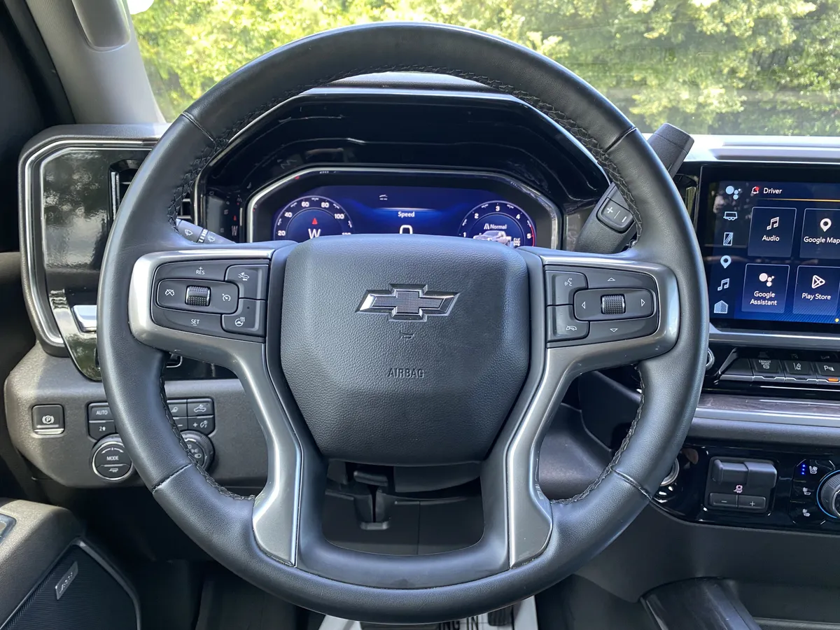 2025 Chevrolet Silverado 2500HD LTZ thumbnail 18