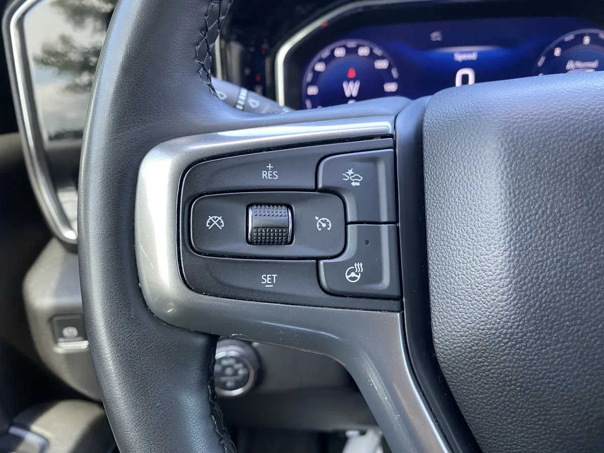 2025 Chevrolet Silverado 2500HD LTZ thumbnail 19