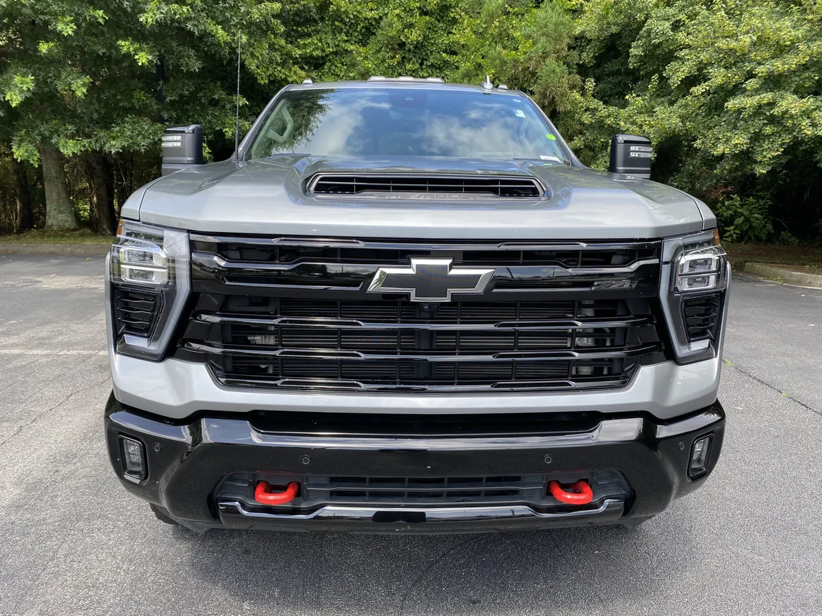 2025 Chevrolet Silverado 2500HD LTZ thumbnail 2