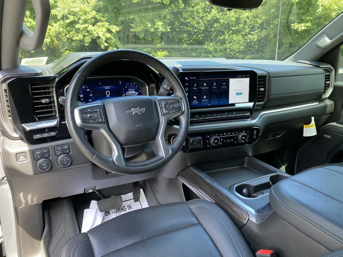 2025 Chevrolet Silverado 2500HD LTZ thumbnail 36