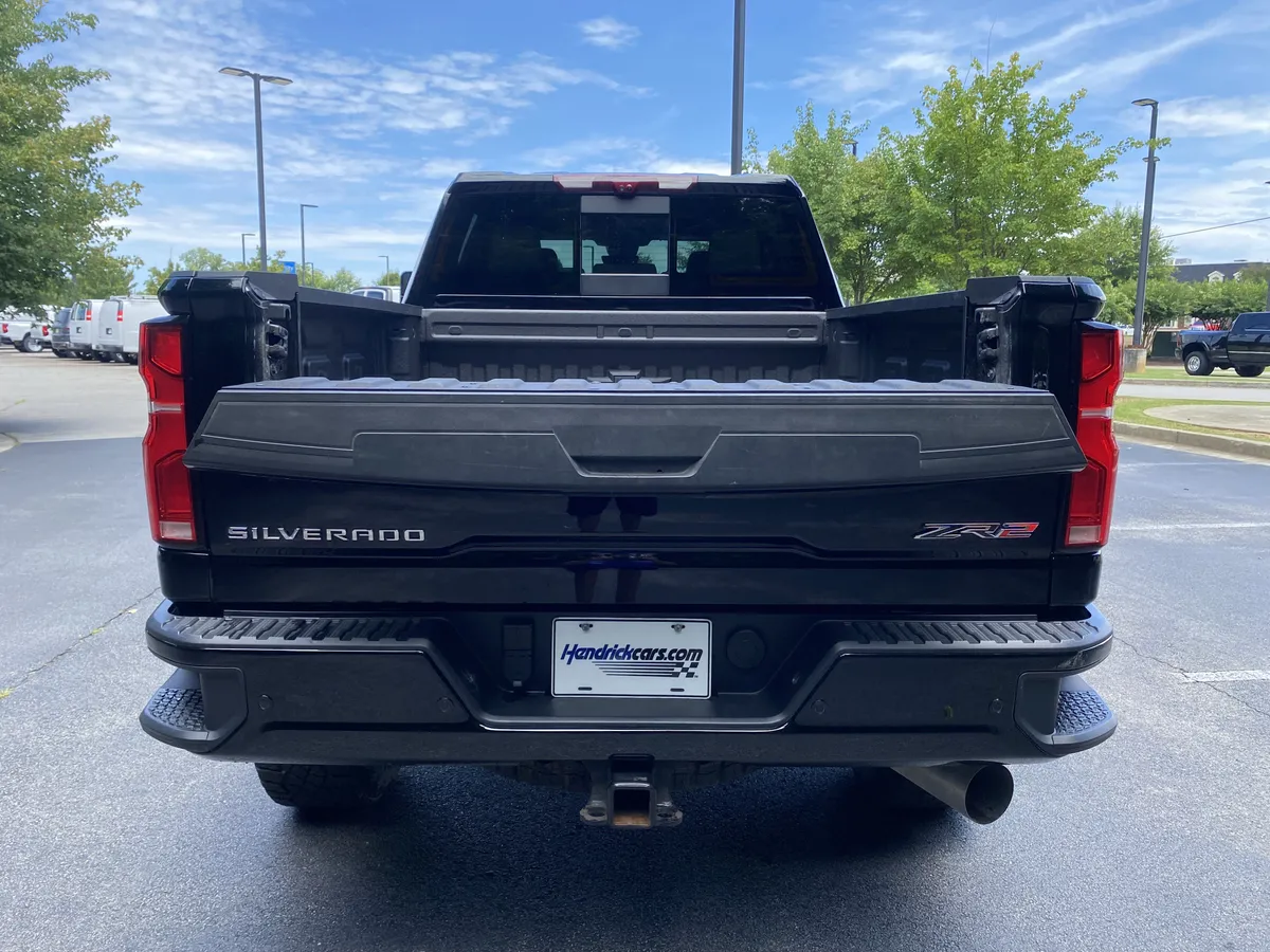 2025 Chevrolet Silverado 2500HD ZR2 thumbnail 10