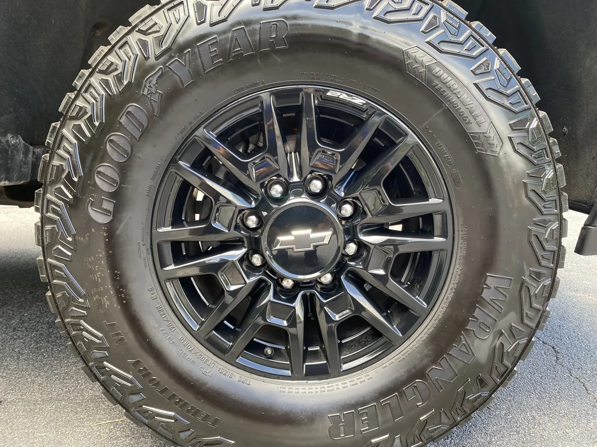 2025 Chevrolet Silverado 2500HD ZR2 thumbnail 13
