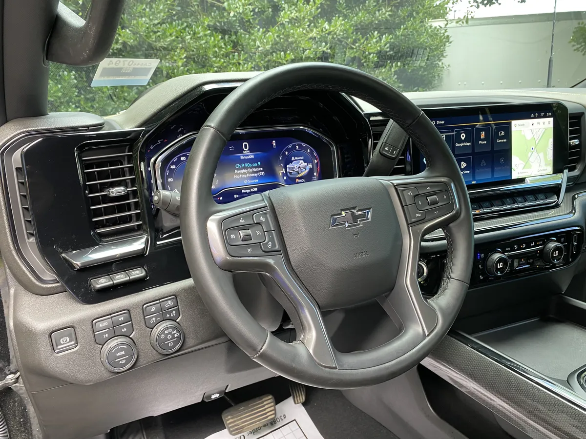 2025 Chevrolet Silverado 2500HD ZR2 thumbnail 17