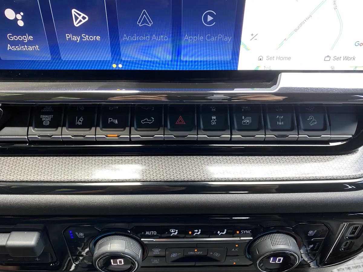 2025 Chevrolet Silverado 2500HD ZR2 thumbnail 28
