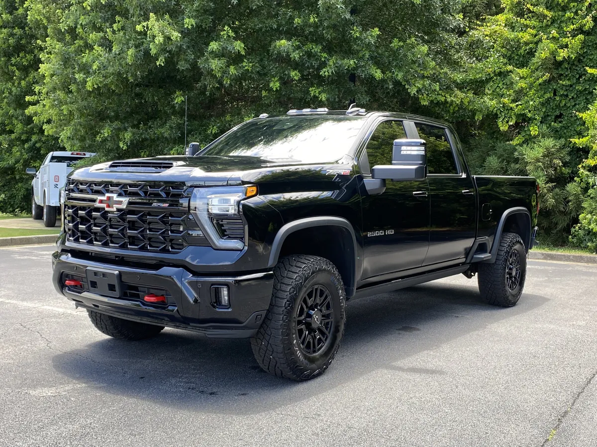 2025 Chevrolet Silverado 2500HD ZR2 thumbnail 4