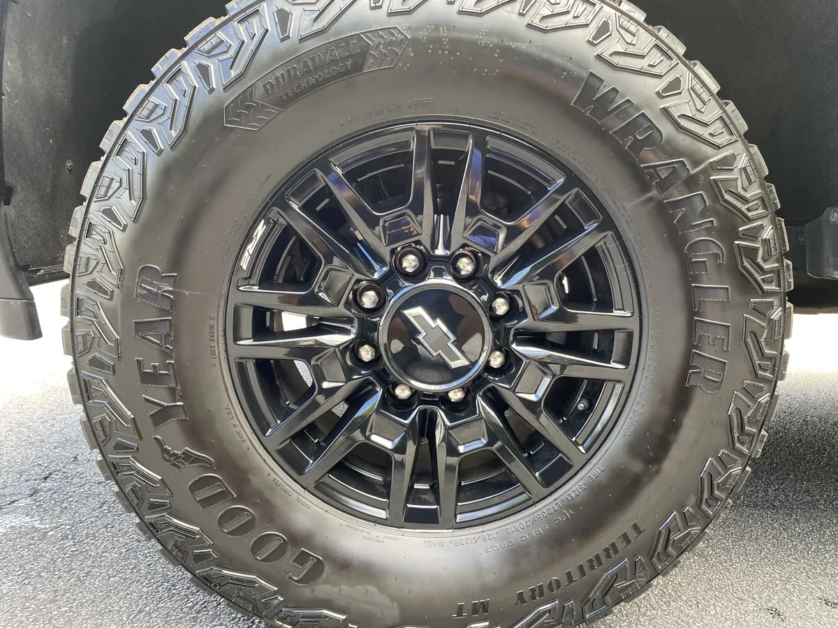 2025 Chevrolet Silverado 2500HD ZR2 thumbnail 47