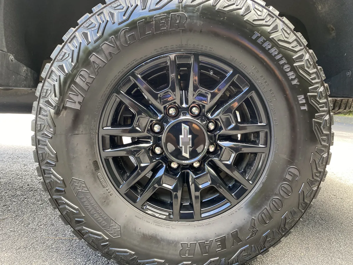 2025 Chevrolet Silverado 2500HD ZR2 thumbnail 48