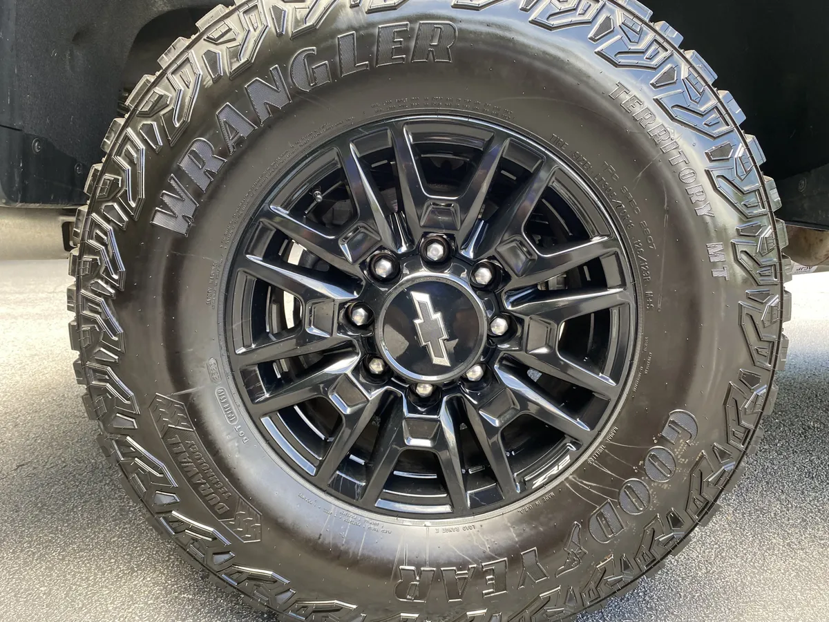 2025 Chevrolet Silverado 2500HD ZR2 thumbnail 49
