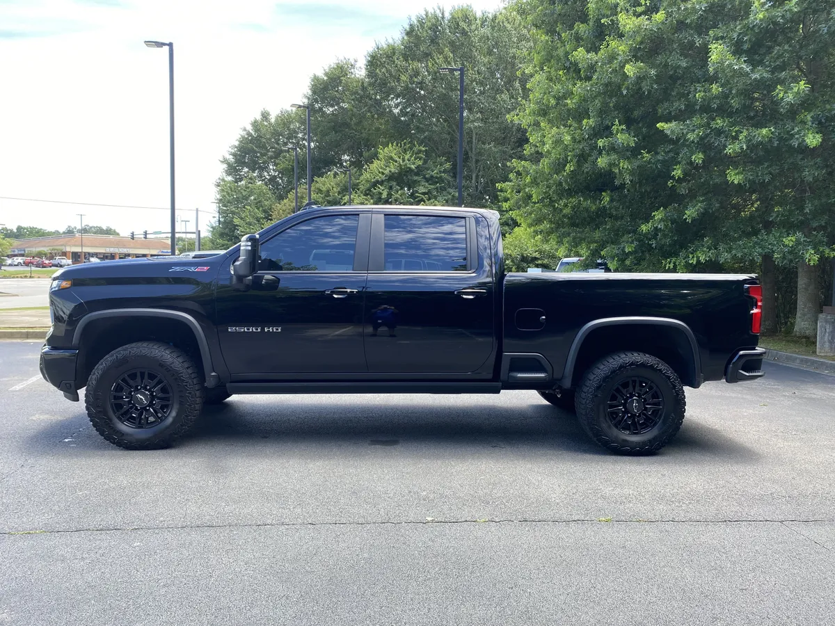 2025 Chevrolet Silverado 2500HD ZR2 thumbnail 5