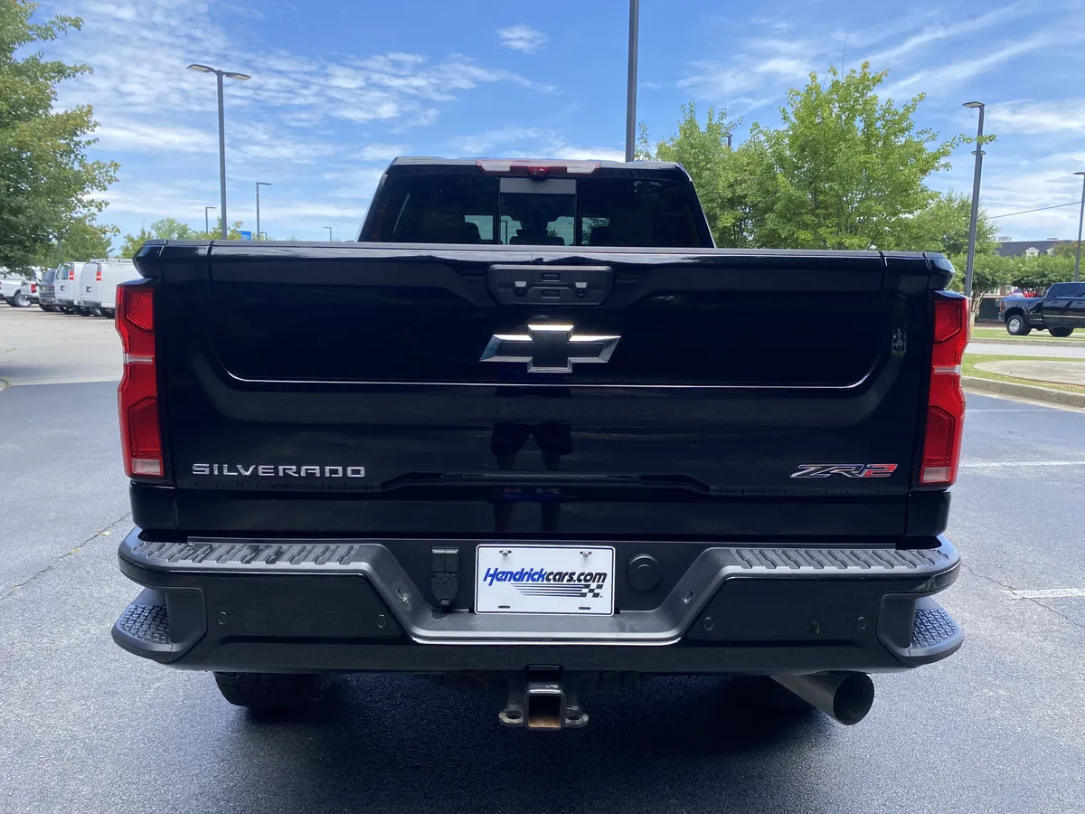 2025 Chevrolet Silverado 2500HD ZR2 thumbnail 7