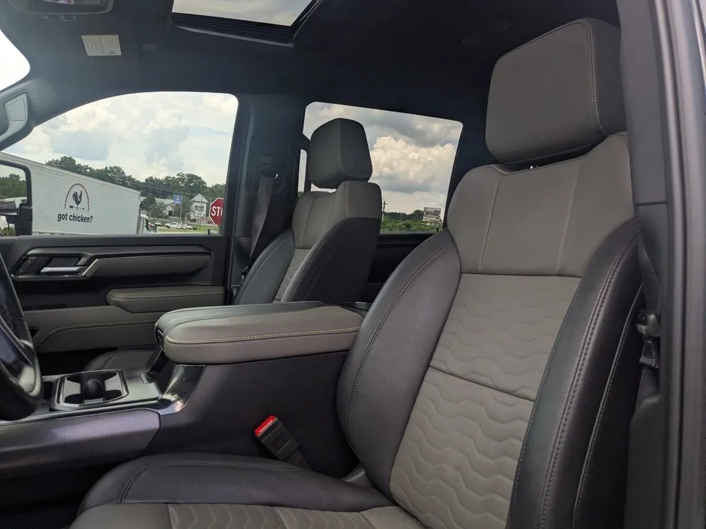 2025 Chevrolet Silverado 2500HD ZR2 thumbnail 15