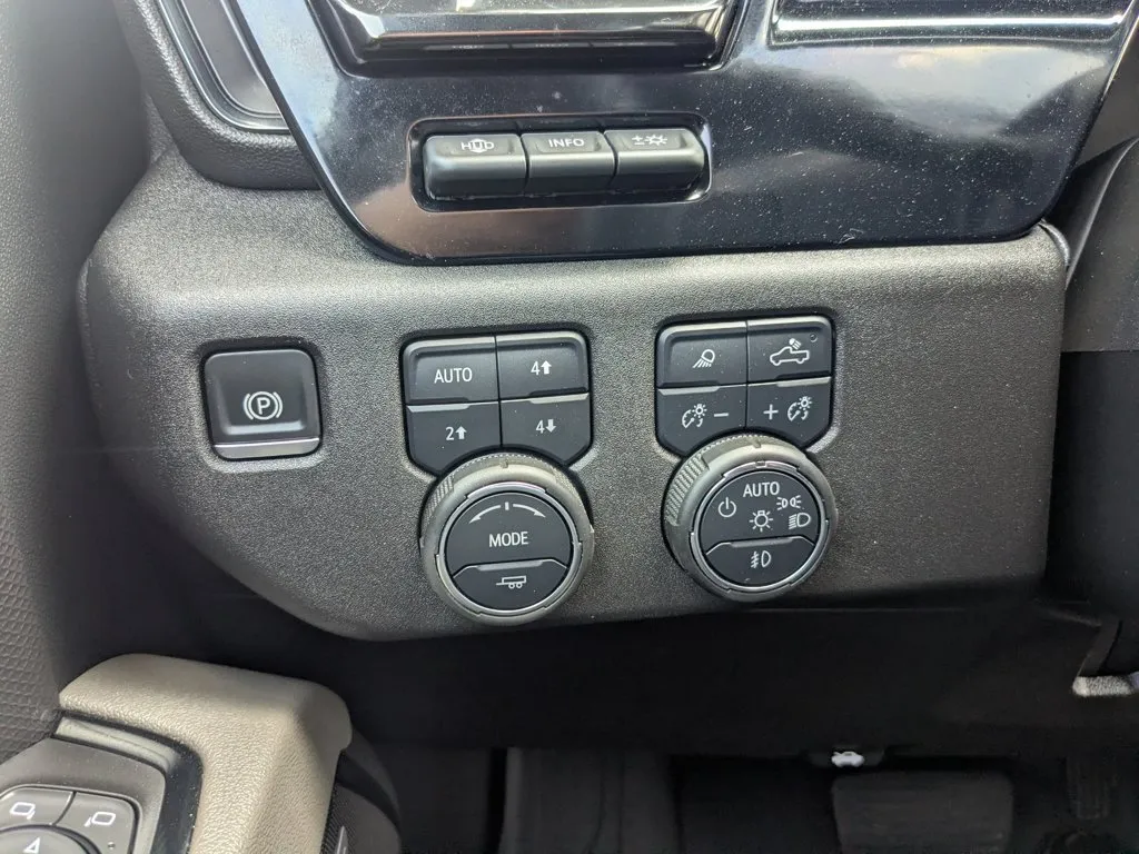 2025 Chevrolet Silverado 2500HD ZR2 thumbnail 20